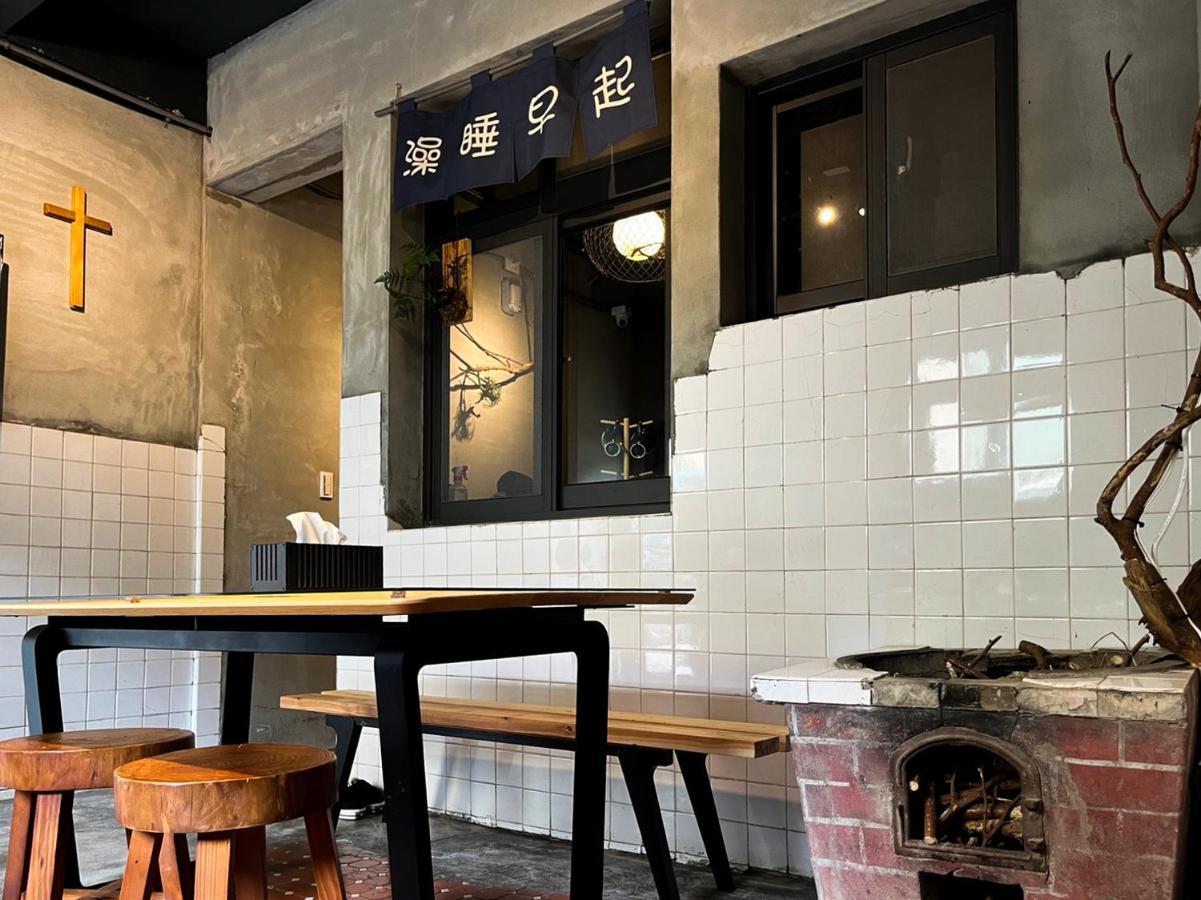 鹿港镇以安二館公寓 外观 照片